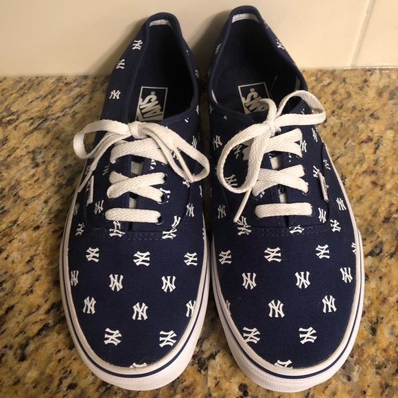 New York Yankee Vans